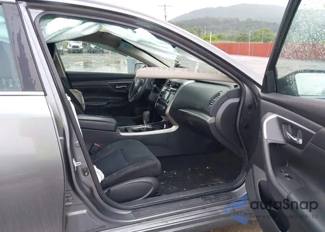 2015 Nissan Altima 2.5/2.5 S/2.5 Sl/2.5 Sv z USA, uszkodzony, nr VIN 1N4AL3AP8FC443731